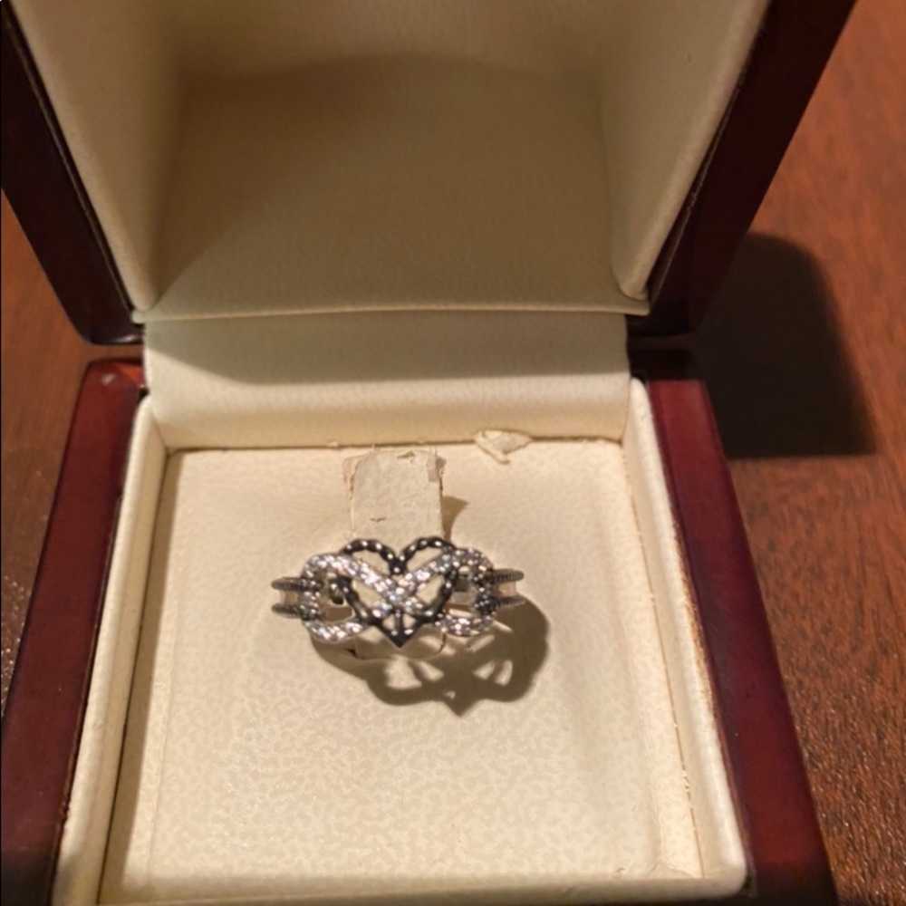Women’s heart infinity ring